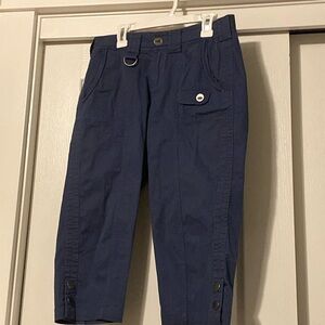 3/4 length blue jeans